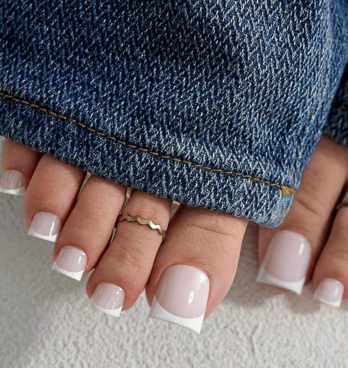 Bulk pack 150pc French tip white press on toenails